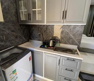 Al Kura Apartment | استديو راقي بدخول ذاتي في حي الحمدانية j-2