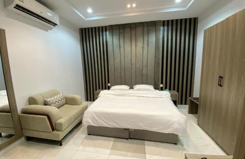 Al Kura Apartment | استديو راقي بدخول ذاتي في حي الحمدانية j-2