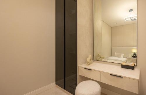 King Abdul Aziz Road Apartment | Luxury 2BR Apartment King Abdulaziz Road Self Check-In