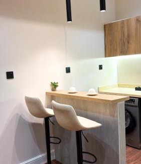 Qurish Street Apartment | Luxury JR19 Apartment Bawadi-Self Check in