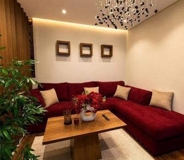 Al Faisaliyah Apartment | شقة عصرية بغرفتين نوم وموقع مميز