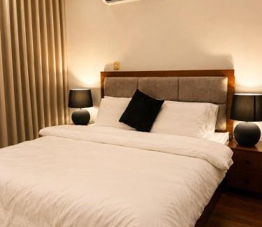 Al Faisaliyah Apartment | شقة عصرية بغرفتين نوم وموقع مميز