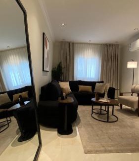 Dhahran Apartment | Lovely-4 مكونه من غرفتين نوم وصاله
