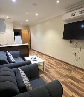 Al Ulaya Apartment | غرفة وصالة 107