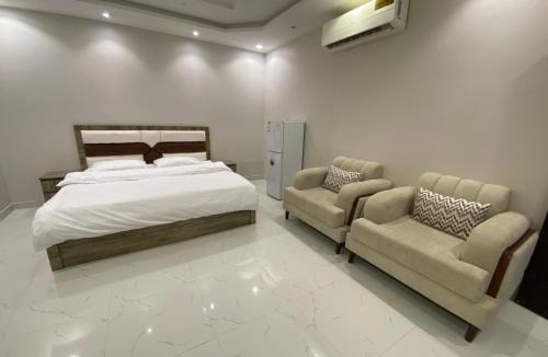 Al Kura Apartment | شقة فاخرة بغرفة نوم ودورة مياه j13