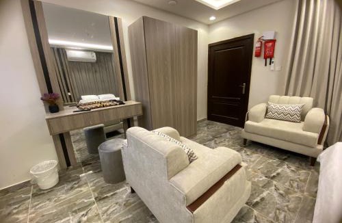 Al Kura Apartment | استديو راقي بدخول ذاتي وخصوصية تامة j14