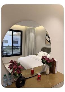 Al Bawadi Apartment | Spacious Two-Bedroom Apartment with a Large Living Room, comfortable and well organized, perfect for a relaxing stay