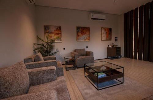 Al Hamra Apartment | Luxury apartment with one bedroom and a living room, modern furnishings, full service, 11 m