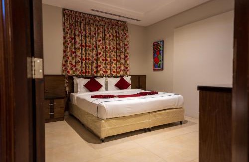 Hera Street Apartment | Golden New Hira