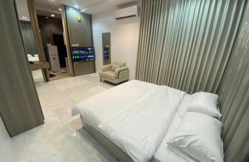 Al Kura Apartment | استديو راقي بدخول ذاتي في حي الحمدانية j4