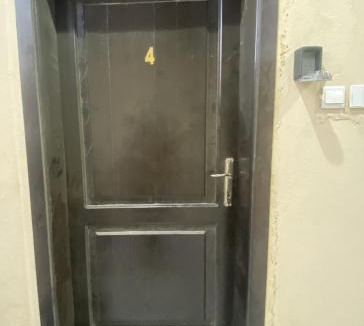 Al Kura Apartment | استديو راقي بدخول ذاتي في حي الحمدانية j4