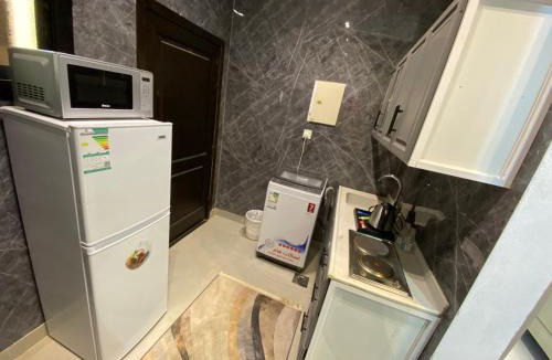 Al Kura Apartment | استديو راقي بدخول ذاتي في حي الحمدانية j-2
