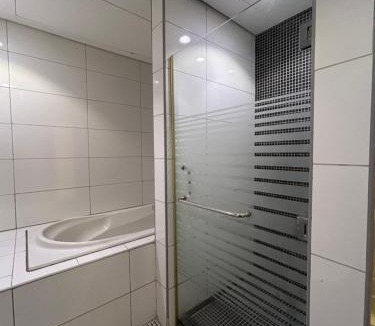 Ash Shati Apartment | شقة داماك الفاخرة المطلة على البحر
