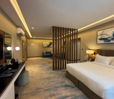 Baljurashi Hotel | Warwick Al Baha Hotel