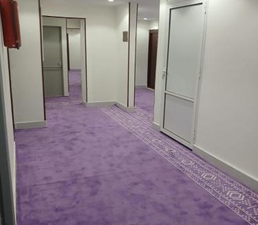 Mecca Hotel | نزل نمارق العز