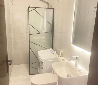 Al Kura Apartment | منتجع ارض السعادة 2