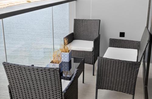 Al Khobar Apartment | شقة فاخرة بإطلالة بحرية 3 غرف نوم وشاشة 98 بوصة