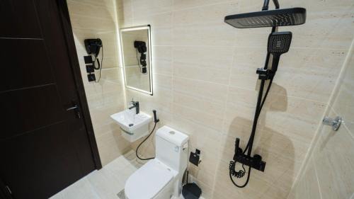 Al Faisaliyah Apartment | Modern Apt | Stylish Comfort Stay