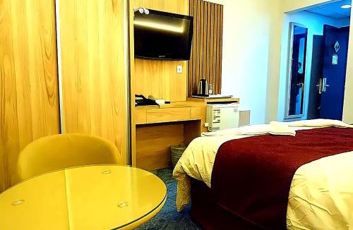 Al Aziziyah Apartment | فندق رفاق العالية