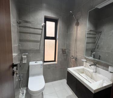 Al Bawadi Apartment | الحياة الخضراء للشقق المخدومه - Al-Hayah Al- Khadra