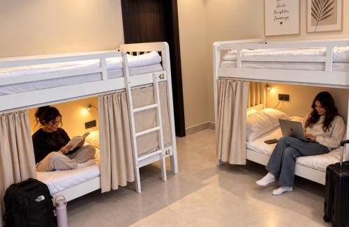 Sari Street Hostel | 12Hour Hostel - Jeddah