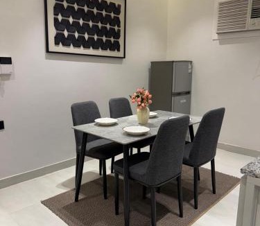 Qurish Street Apartment | Luxury apartment room and lounge