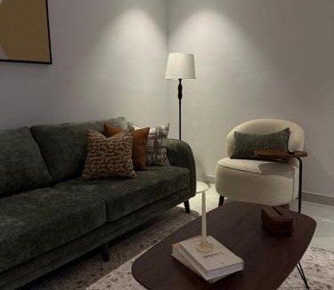 Qurish Street Apartment | Luxury apartment room and lounge