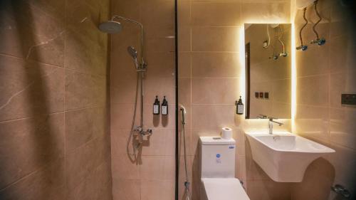 Hera Street Apartment | شقة فاخرة مع غرفة سينما خاصة 319