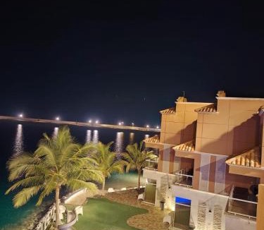 Dhahban Villa | فلل كوڤا بيتش - للعائلات فقط