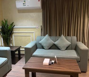 Riyadh Apartment | نيو سويت للشقق المخدومة 5 إقتصادية