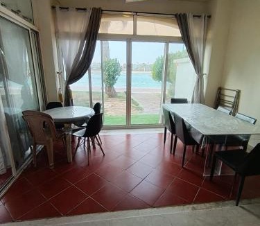 Durrat Al-Arous Apartment | درة العروس - القرية الحالمة - شقة دور أرضي على البحرية - Dream Village
