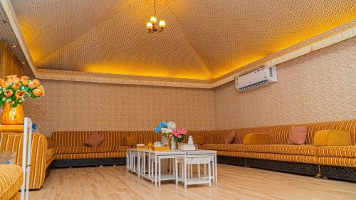 Al Kura House | استراحة ليال