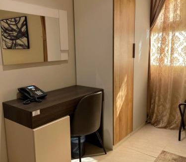 Al Hamra Hotel | شقق الشرفة للشقق المفروشة -AlSHORFA FURNISHED APARTMENT