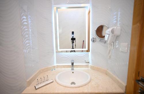 Durrat Al-Arous Apartment | شاليه لاقون للعائلات