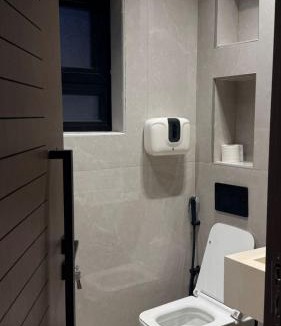 Dhahran Ski Chalet | منتجع شاطئ الدانة Hus Chalet