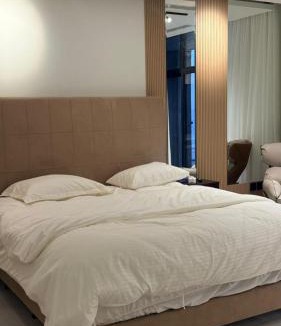 Dhahran Ski Chalet | منتجع شاطئ الدانة Hus Chalet