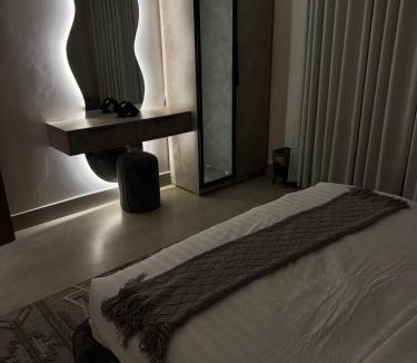 Dammam Apartment | سويت مسك غرفة وصالة بلمسة عصرية راقية