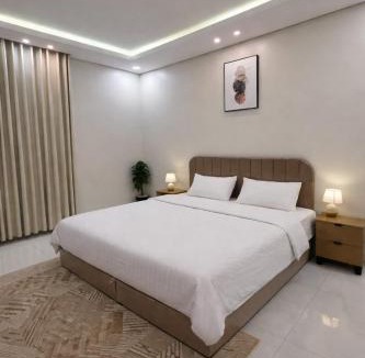 Jizan Apartment | غرفة نوم حديثة و عصرية بمدخل خاص