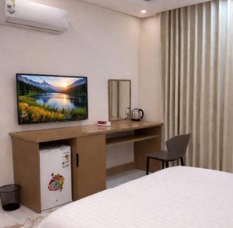 Jizan Apartment | غرفة نوم حديثة و عصرية بمدخل خاص