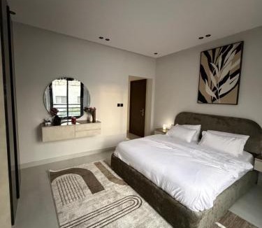 Al Bawadi Apartment | Spacious Two-Bedroom Apartment with a Large Living Room, comfortable and well organized, perfect for a relaxing stay