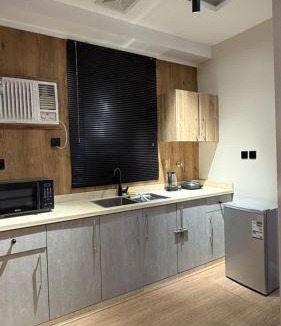 Qurish Street Apartment | Luxury JR Apartment Bawadi - Self check in