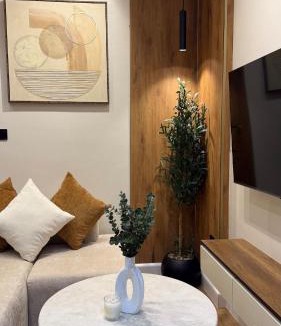 Qurish Street Apartment | Luxury JR Apartment Bawadi - Self check in
