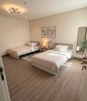 Al Kura Apartment | 3BDS Luxury Stay Apartment - شقة 3 غرف للإقامة الفاخرة