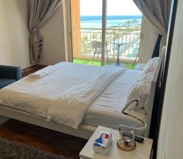 Bay La Sun Apartment | سمكه بيتش 4 غرف اطلاله بحر عوائل واعمال