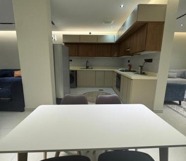 Baljurashi Apartment | شاليه لوسيندا 2