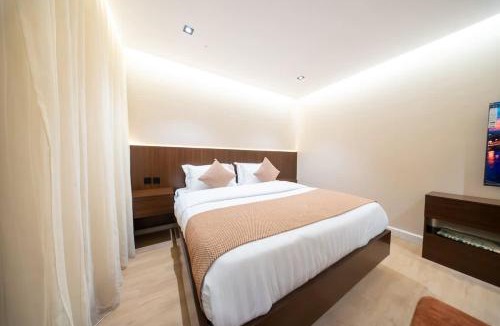 Al Hamra Apartment | N30 Modern spacious studio with a relaxing lounge