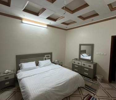 Yanbu Apartment | شقة واسعة بحي الدوحة لـ 10 أشخاص 6دقائق للبحر