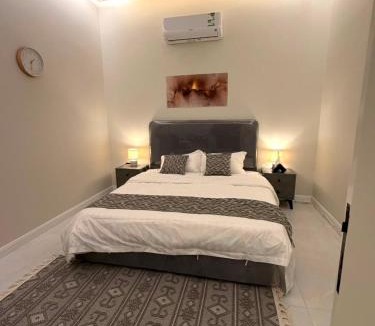 Al Kura Apartment | أورا ل التأجير اليومي للعائلات فقط