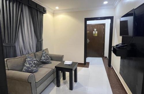 Al Aziziyah Apartment | شركة مون تري للشقق المخدومة