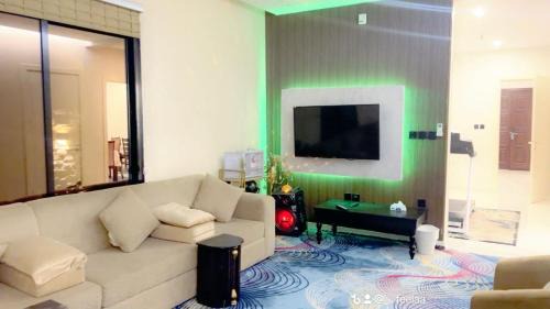 Al Kura Villa | فيلا الفخامة - ترفيهي